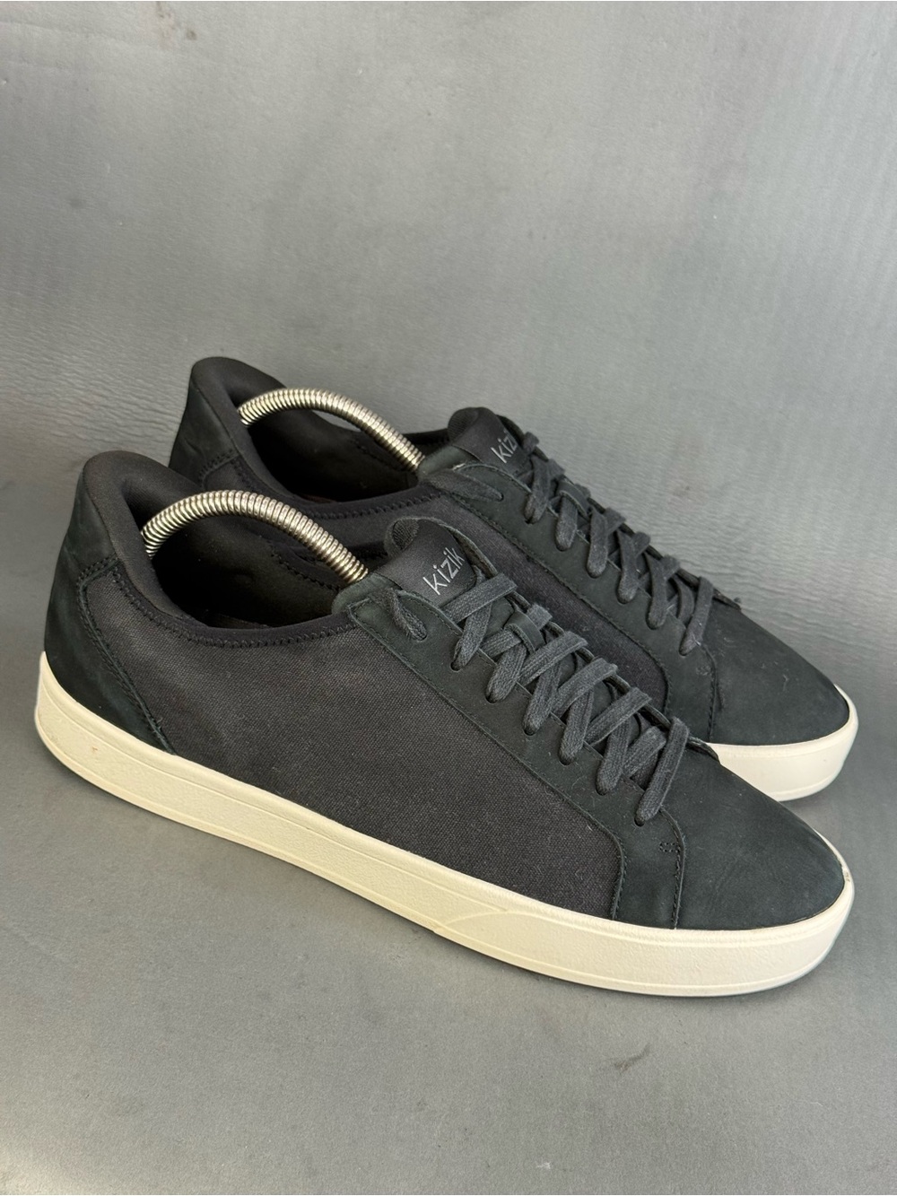 Kizik Irvine black sneaker shoes men’s size 11